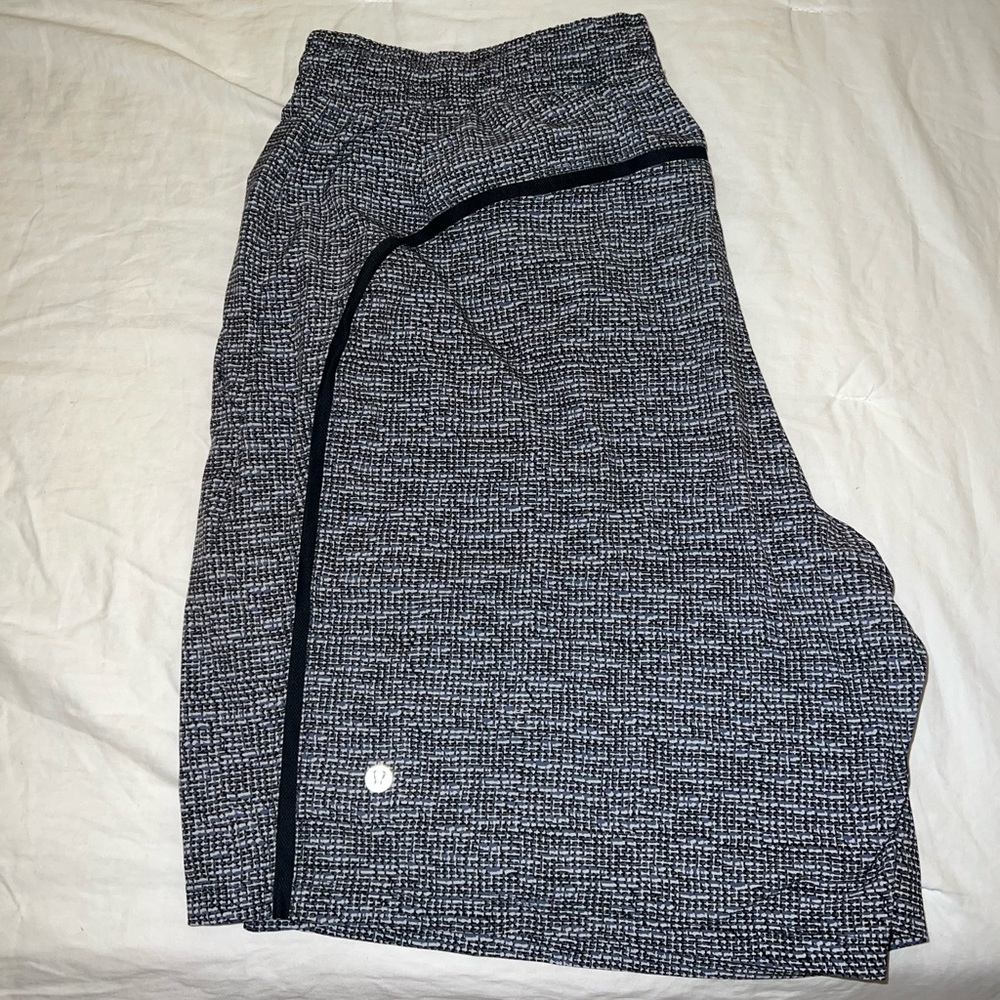 Lululemon Linerless Shorts - 9”